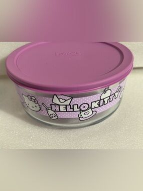 SANRIO HELLO KITTY KITCHEN PYREX GLASS FOOD STORAGE CONTAINER WITH LID PINK